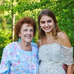 Meet your Posher, Nina